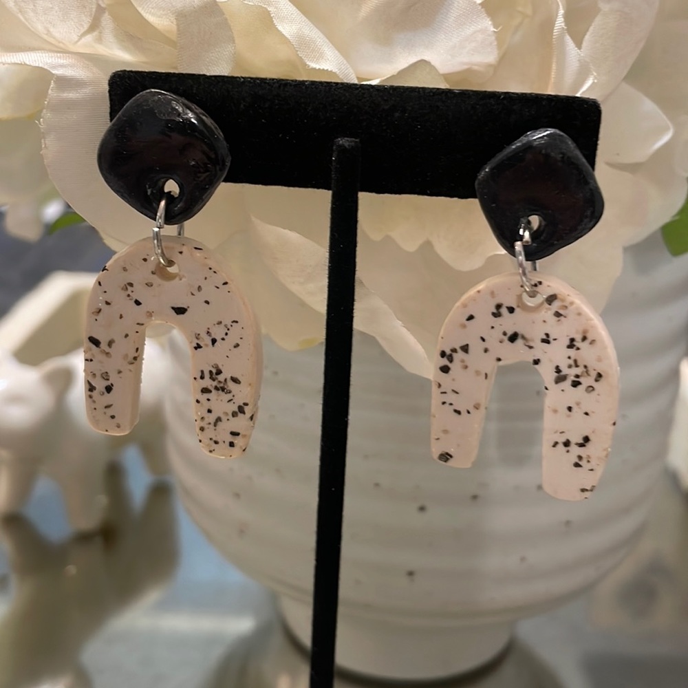 Clay white/ black pepper earrings